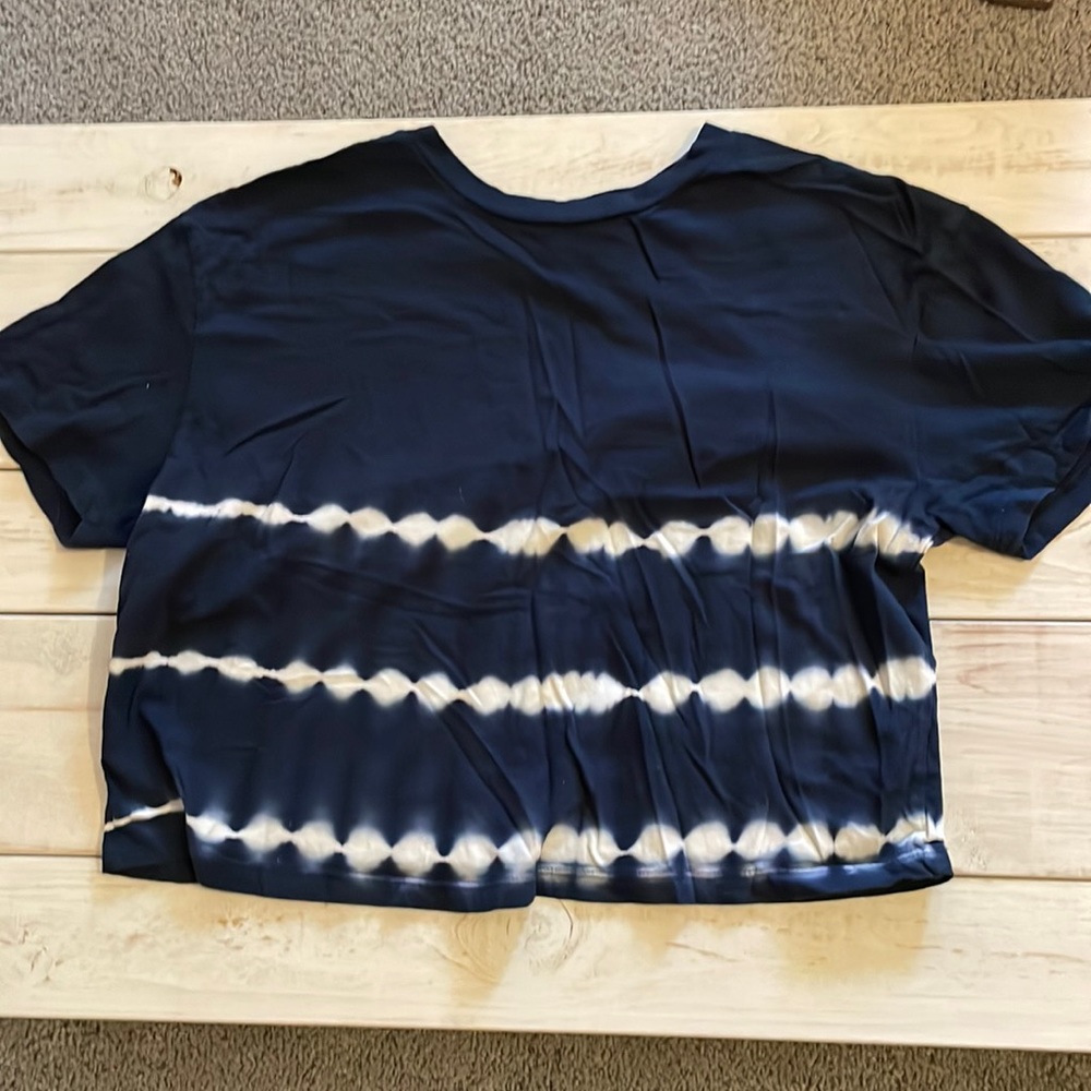 Garage Cropped T-Shirt